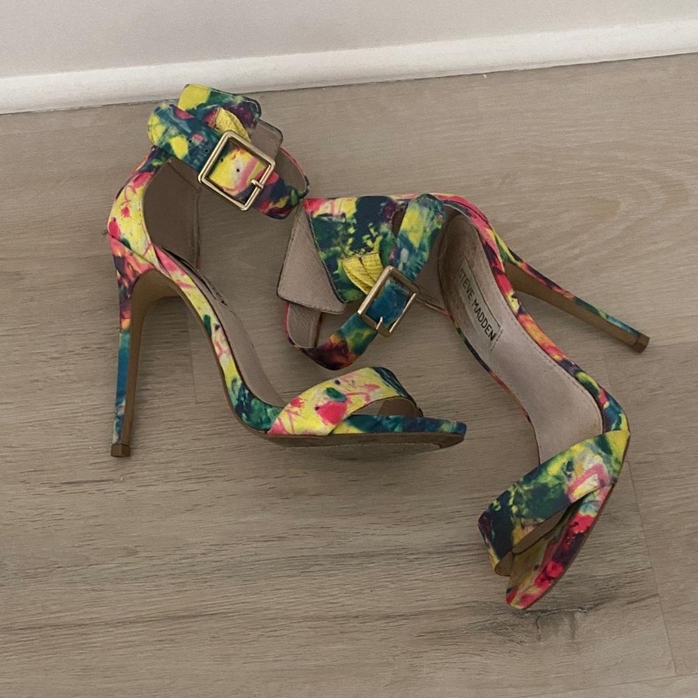 Steve Madden Vibrant Multicolor Heels size 7